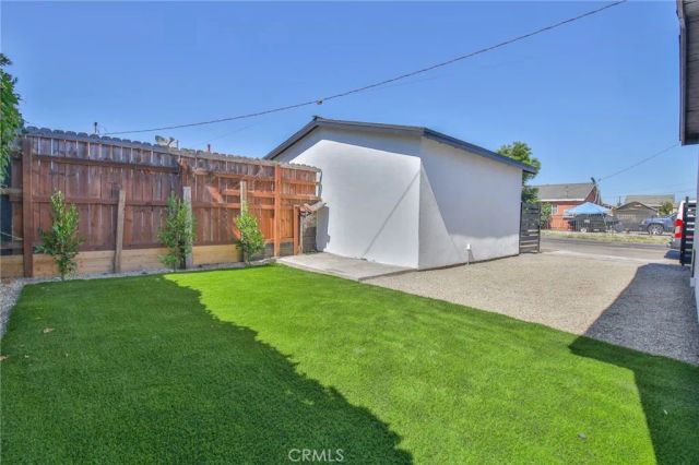 10955 S Spring Street, Los Angeles, CA 90061