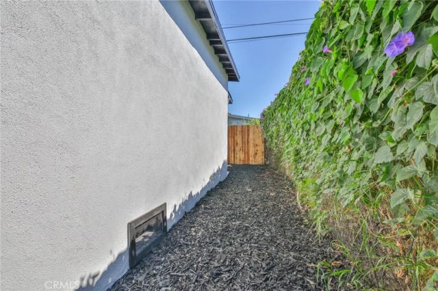 10955 S Spring Street, Los Angeles, CA 90061