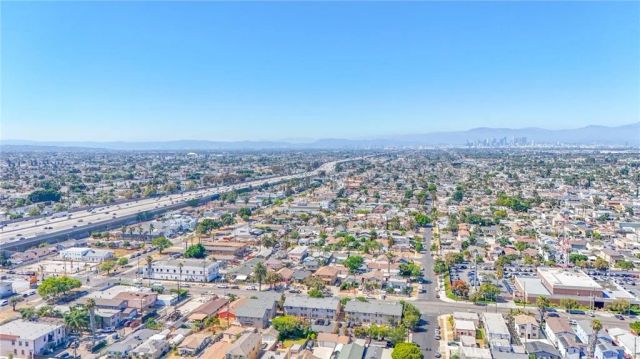 10955 S Spring Street, Los Angeles, CA 90061