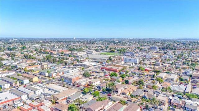 10955 S Spring Street, Los Angeles, CA 90061