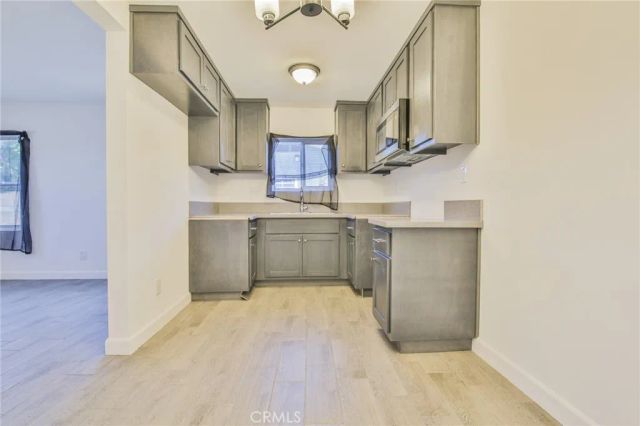 10955 S Spring Street, Los Angeles, CA 90061