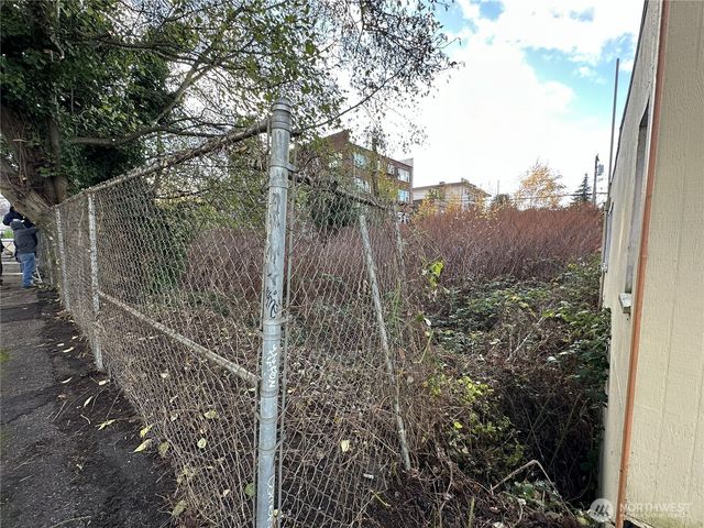 3024 Grand Avenue, Everett, WA 98201