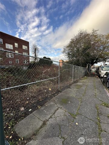 3024 Grand Avenue, Everett, WA 98201