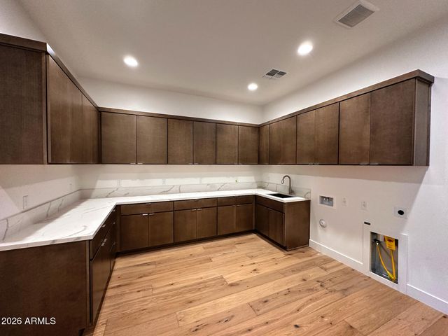 5610 E LOWDEN Road, Cave Creek, AZ 85331