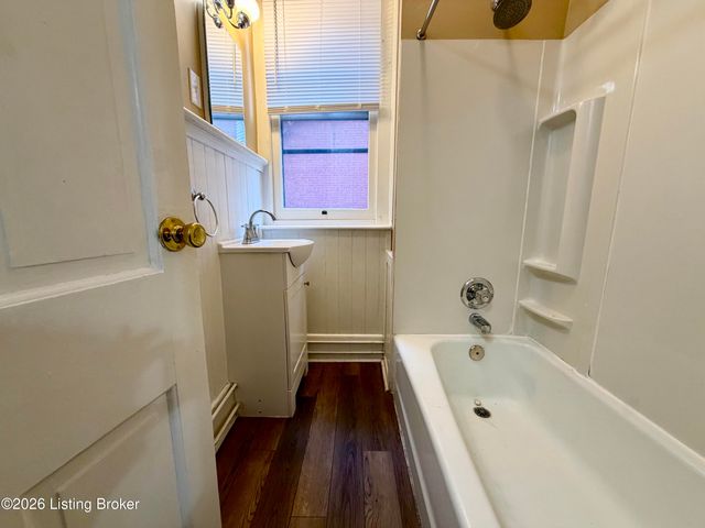 1153 S 1st St 3, Louisville, KY 40203