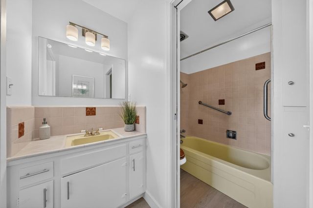 2433 W Hedding Street, San Jose, CA 95128