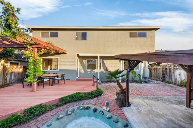 2433 W Hedding Street, San Jose, CA 95128