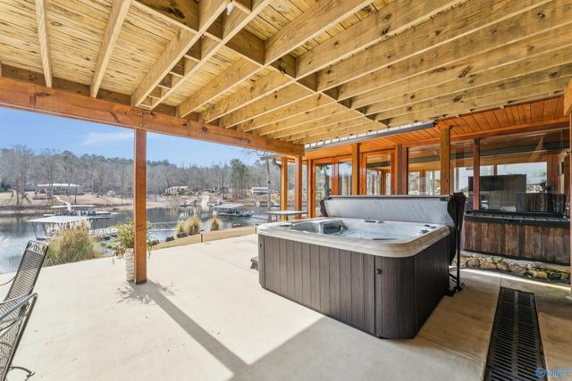 344 Gulf Ridge Drive, Jasper, AL 35504