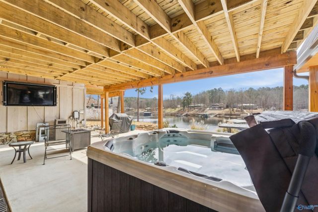 344 Gulf Ridge Drive, Jasper, AL 35504