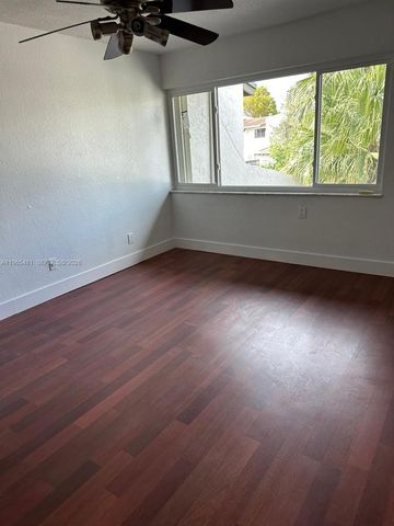 10916 SW 70th Ter, Miami, FL 33173