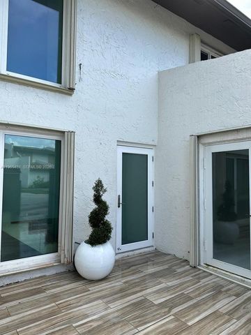 10916 SW 70th Ter, Miami, FL 33173