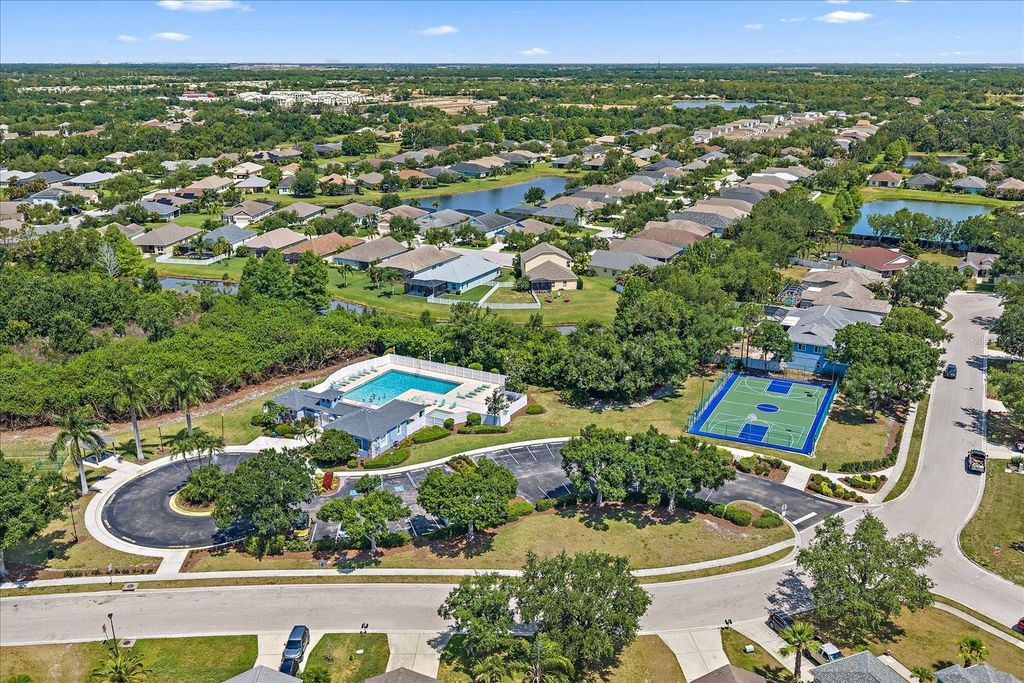 Image 42 of property listing at 11887 DUNSTER LANE, Parrish, FL 34219