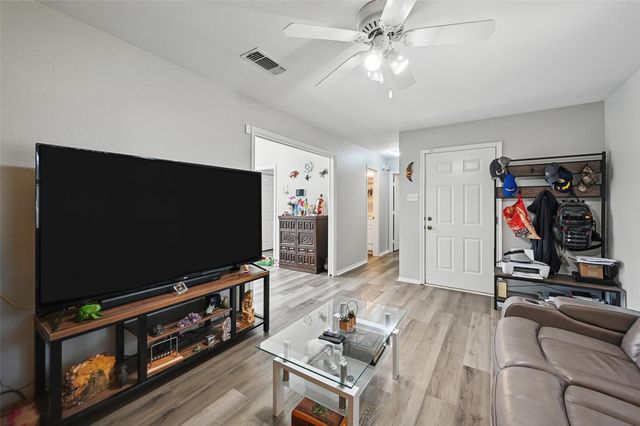 2701 Mims Street, Fort Worth, TX 76112