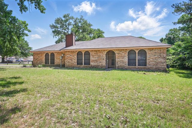 2701 Mims Street, Fort Worth, TX 76112