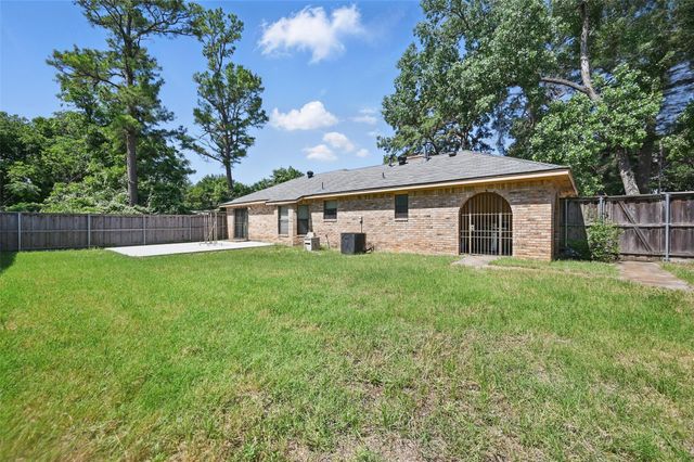 2701 Mims Street, Fort Worth, TX 76112