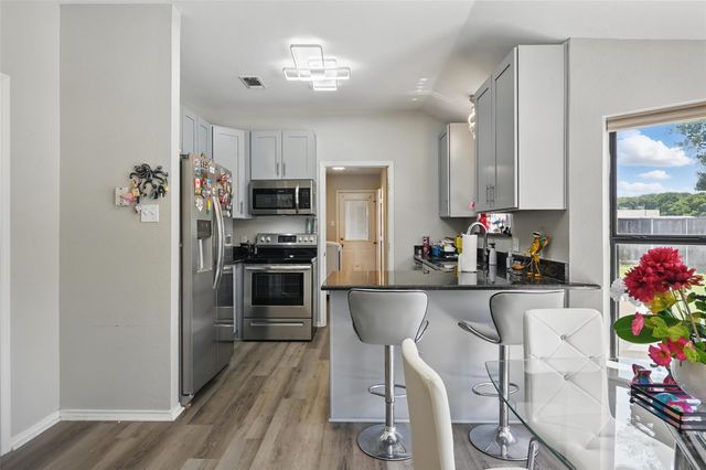 2701 Mims Street, Fort Worth, TX 76112