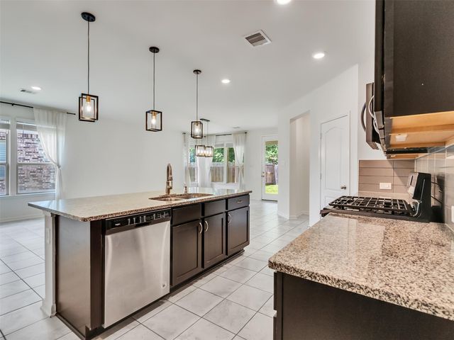 8605 Cimarron Mesa Lane, Magnolia, TX 77354