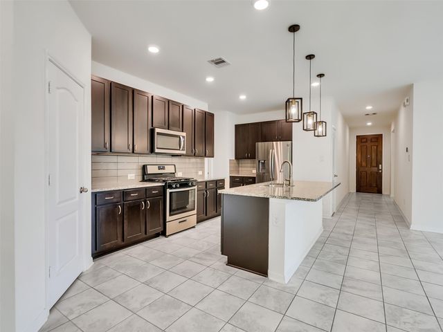 8605 Cimarron Mesa Lane, Magnolia, TX 77354