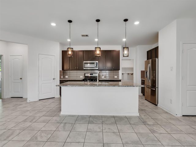 8605 Cimarron Mesa Lane, Magnolia, TX 77354
