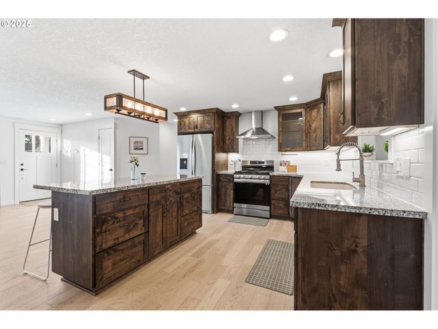 336 ACACIA Ave, Woodburn, OR 97071