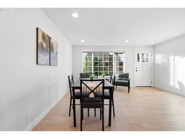 336 ACACIA Ave, Woodburn, OR 97071