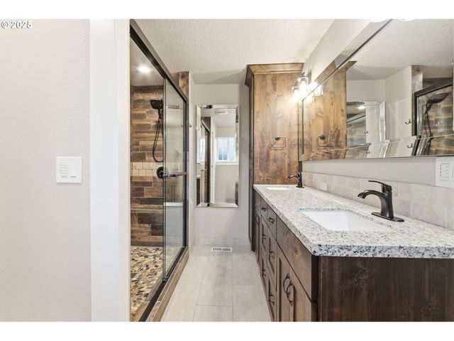 336 ACACIA Ave, Woodburn, OR 97071