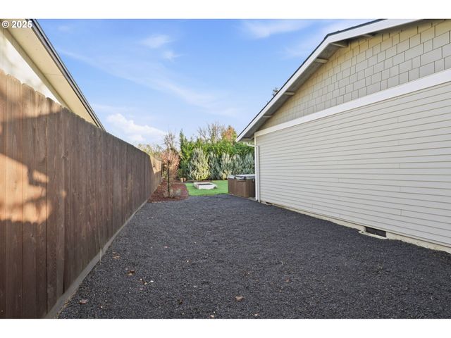 336 ACACIA Ave, Woodburn, OR 97071