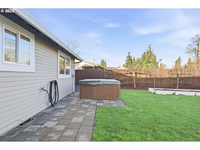 336 ACACIA Ave, Woodburn, OR 97071