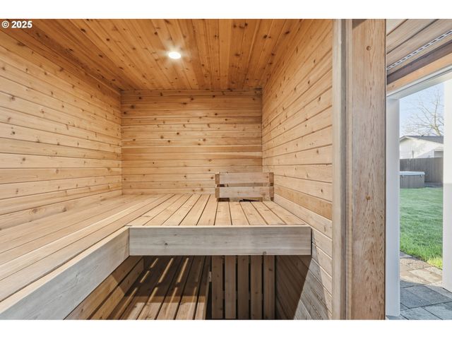 336 ACACIA Ave, Woodburn, OR 97071