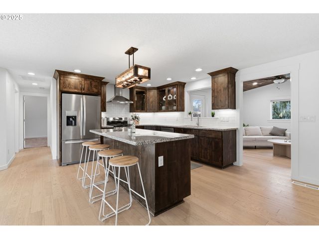 336 ACACIA Ave, Woodburn, OR 97071