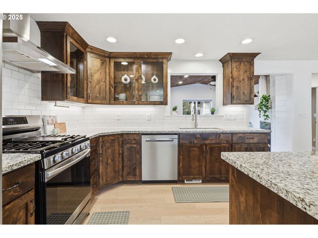 336 ACACIA Ave, Woodburn, OR 97071