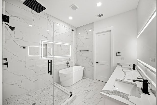 1519 Waco St, Dayton, TX 77535