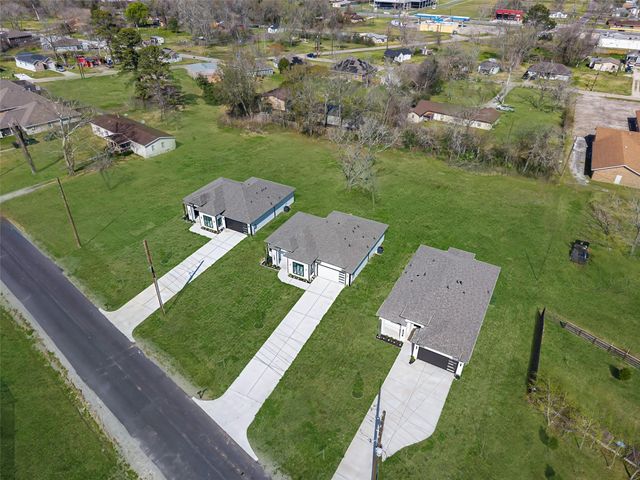 1519 Waco St, Dayton, TX 77535