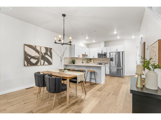 6313 Se Chloe Rose Way, Milwaukie, OR 97267