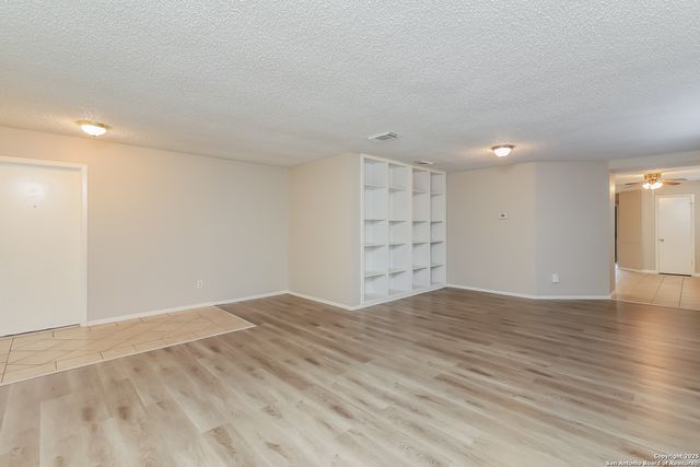 13406 Forum, Universal City, TX 78148