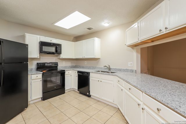 13406 Forum, Universal City, TX 78148