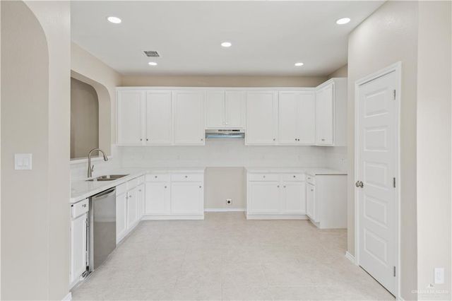 2014 Linsay Boulevard, Edinburg, TX 78539