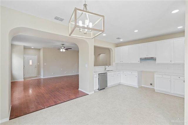 2014 Linsay Boulevard, Edinburg, TX 78539