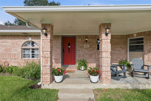 1002 Washington Street, Brenham, TX 77833
