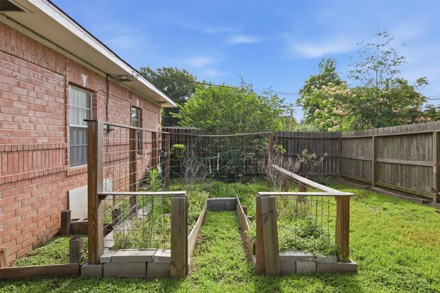 1002 Washington Street, Brenham, TX 77833
