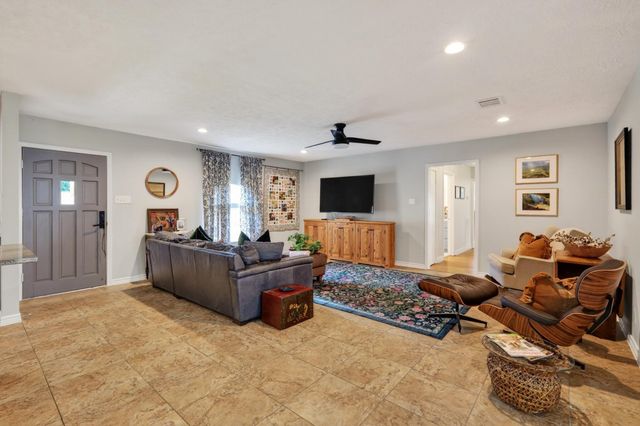 1002 Washington Street, Brenham, TX 77833