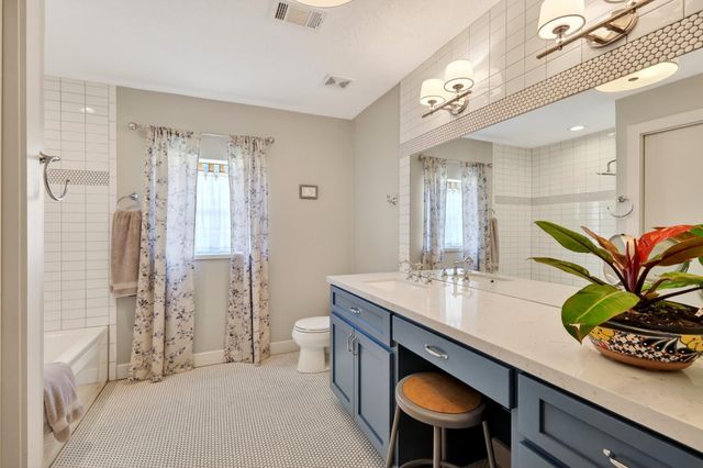 1002 Washington Street, Brenham, TX 77833
