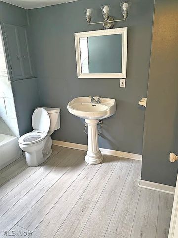 877 Hammel Street, Akron, OH 44306