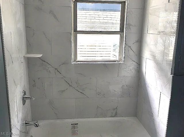 877 Hammel Street, Akron, OH 44306