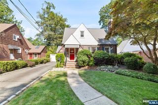 1161 Kensington Road, Teaneck, NJ 07666