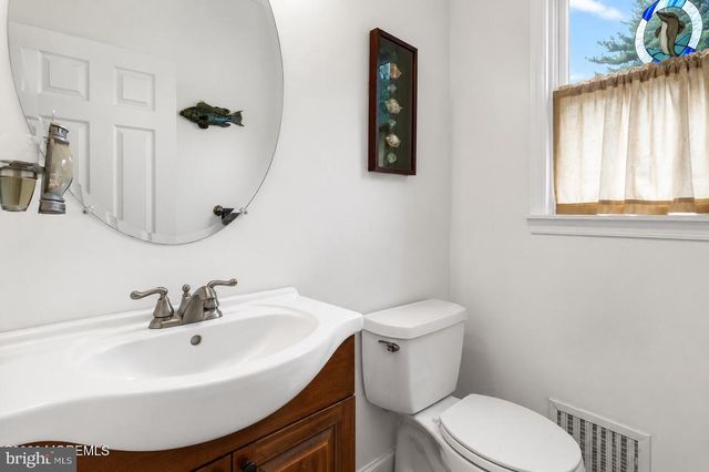 56 WALNUT ST, Little Egg Harbor Twp, NJ 08087