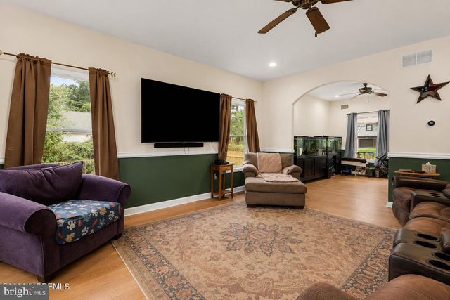 56 WALNUT ST, Little Egg Harbor Twp, NJ 08087