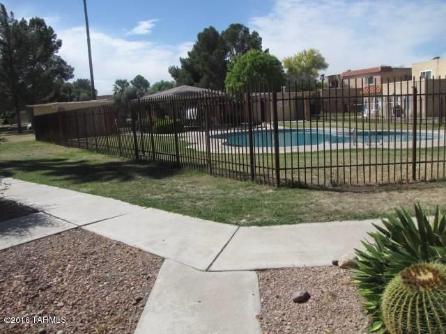 6533 E Calle La Paz Unit D, Tucson, AZ 85715