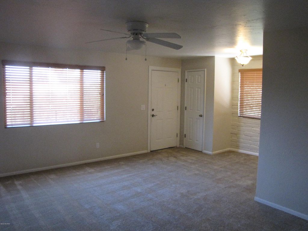 6533 E Calle La Paz Unit D, Tucson, AZ 85715