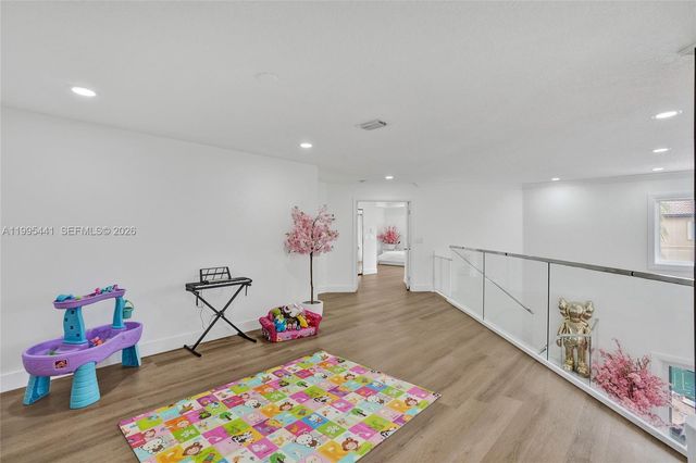 16180 SW 14th St, Pembroke Pines, FL 33027